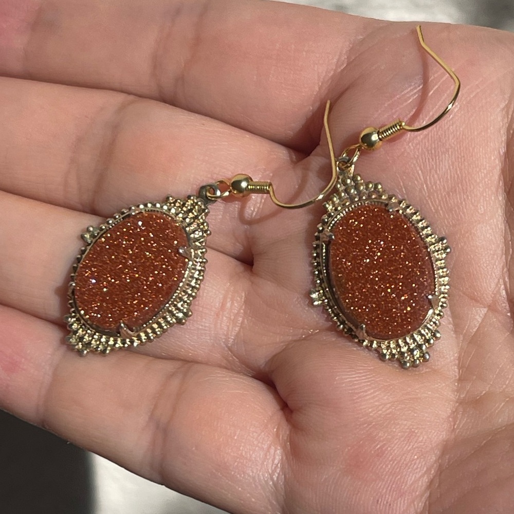 Orange brown goldstone & gold tone hoop earrings - Picture 3 of 5